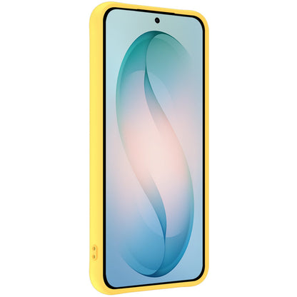 Samsung S26 Plus Hoesje Siliconen Backcover Lichtgewicht - Geel