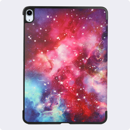 iPad Air 2024 / 2025 (13 inch) Trifold Bookcase Hoes met Penhouder voor Apple Pen - Galaxy